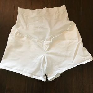Liz Lange White Maternity Shorts